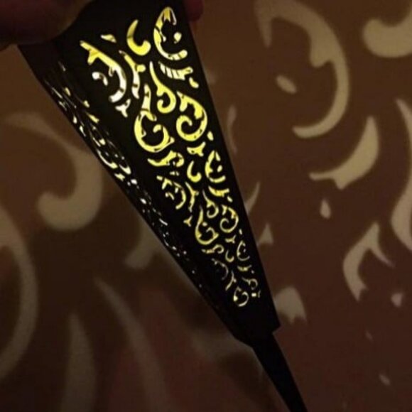 6Pcs Solar Pathway Garden Lights Outdoor Decorative Stakes, Waterproof LED - Picture 1 of 3